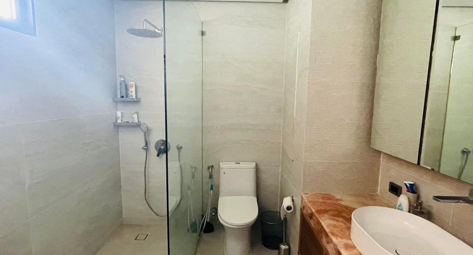 For sale and for rent 4 bedrooms condo in Watthana, Bangkok