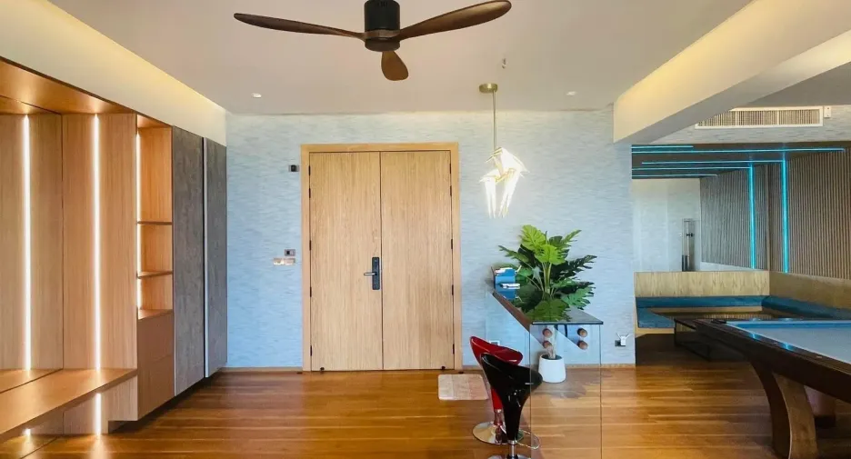 For sale and for rent 4 bedrooms condo in Watthana, Bangkok
