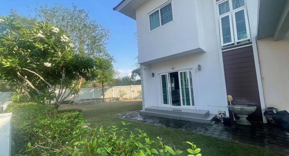 For rent 4 bedrooms house in San Kamphaeng, Chiang Mai