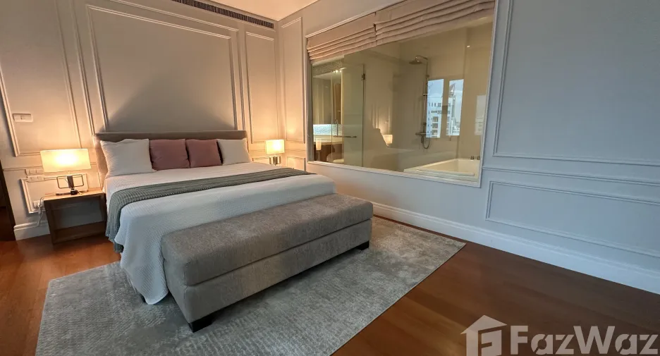For sale 3 bedrooms condo in Khlong Toei, Bangkok