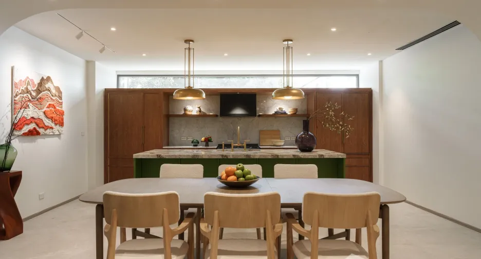 For sale 4 bedrooms townhouse in Huai Khwang, Bangkok