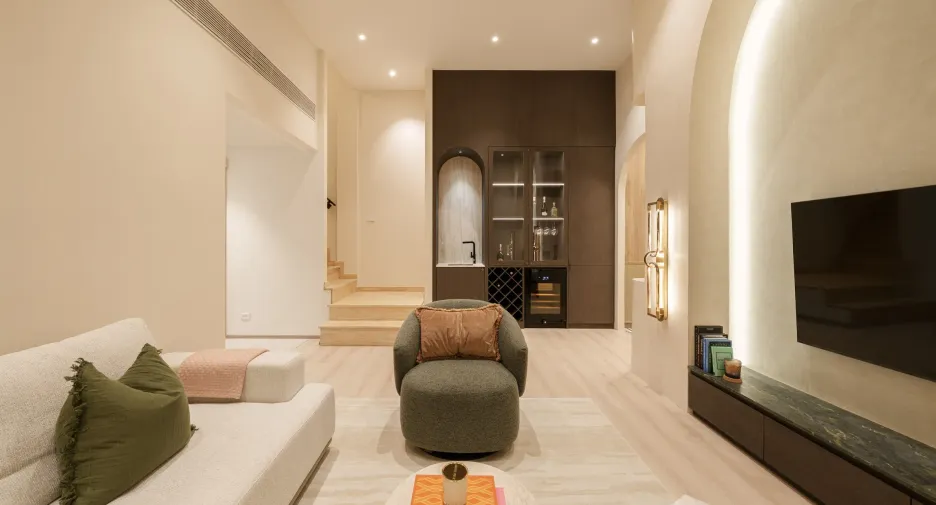 For sale 4 bedrooms townhouse in Huai Khwang, Bangkok