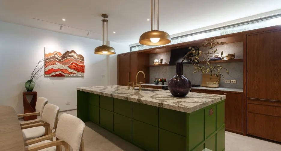 For sale 4 bedrooms townhouse in Huai Khwang, Bangkok