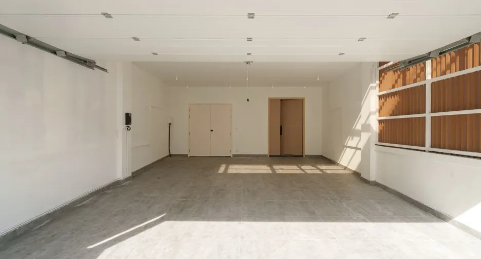 For sale 4 bedrooms townhouse in Huai Khwang, Bangkok