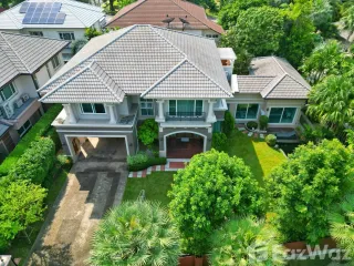 Haus zum Kauf mit 5 Zimmer in Bang Khae, Bangkok