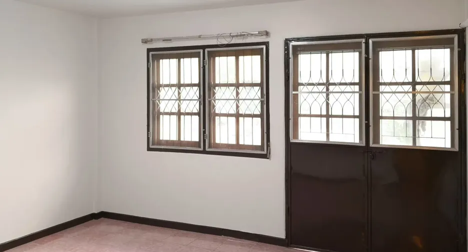 For rent 2 bedrooms townhouse in Mueang Samut Prakan, Samut Prakan