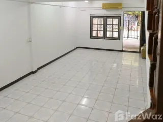 For rent 2 bedrooms townhouse in Mueang Samut Prakan, Samut Prakan