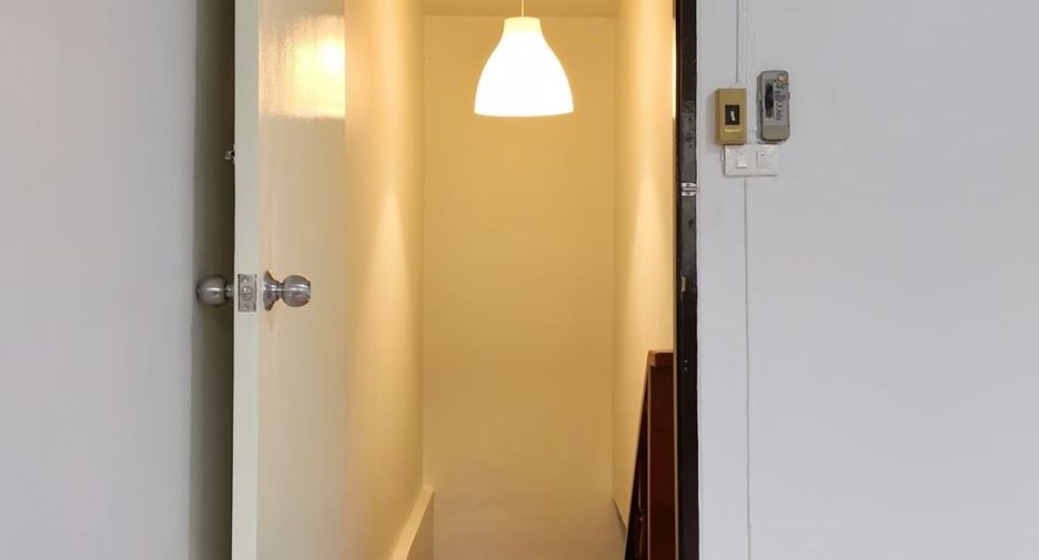 For rent 2 bedrooms townhouse in Mueang Samut Prakan, Samut Prakan