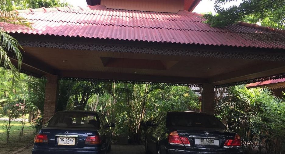 Haus zum Kauf und zur Miete mit 7 Zimmer in Saraphi, Chiang Mai