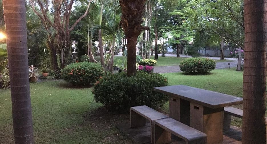 Haus zum Kauf und zur Miete mit 7 Zimmer in Saraphi, Chiang Mai