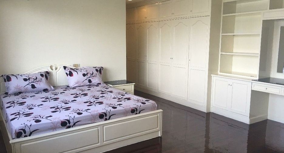 For sale and for rent 5 bedrooms condo in Watthana, Bangkok
