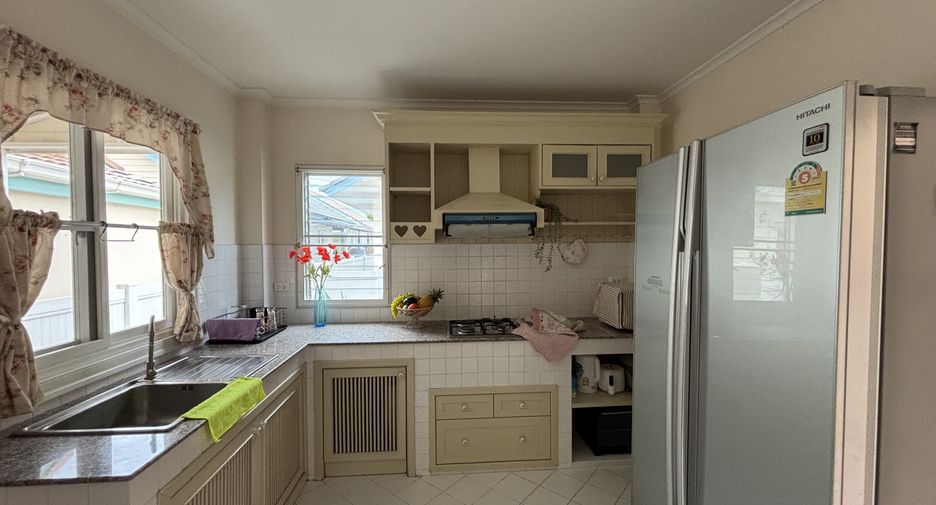 For rent 3 bedrooms house in San Sai, Chiang Mai