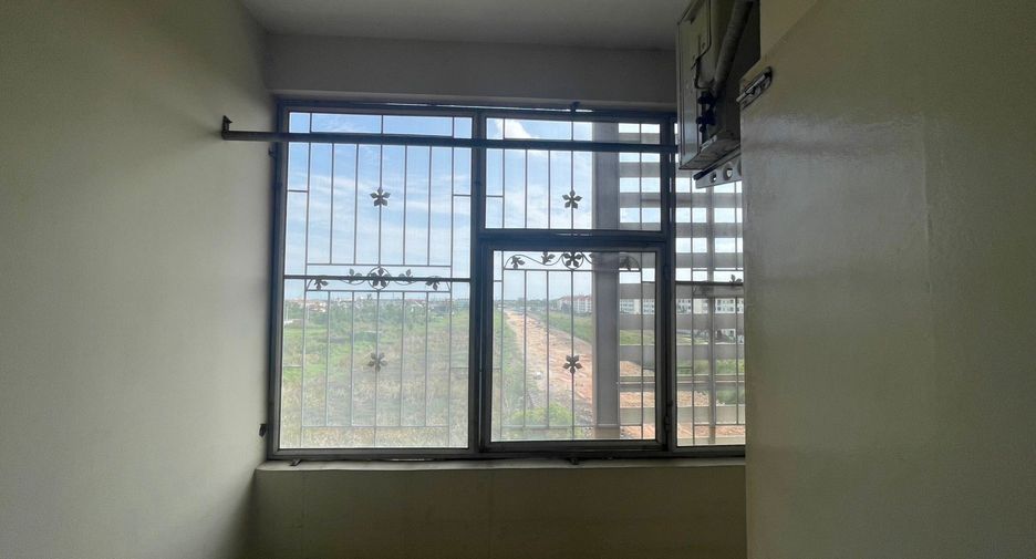 For sale 1 bed apartment in Lat Krabang, Bangkok
