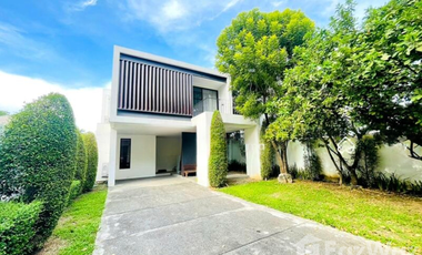 For sale and for rent 3 bedrooms villa in Mueang Chiang Mai, Chiang Mai