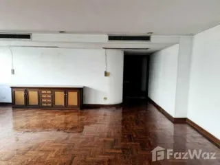 For sale 3 bedrooms condo in Khlong Toei, Bangkok