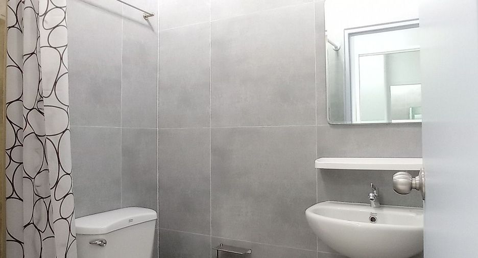 For rent 1 bed condo in Huai Khwang, Bangkok