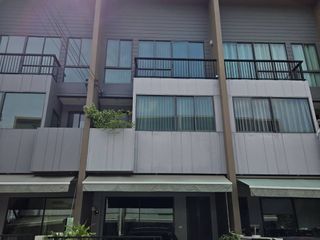 For sale 3 bedrooms house in Saphan Sung, Bangkok