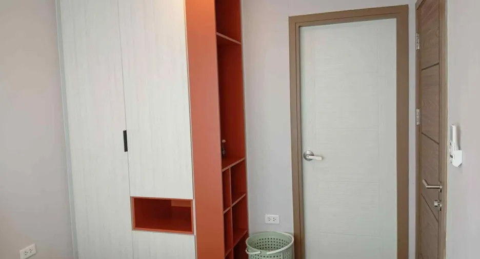 For rent studio condo in Mueang Samut Prakan, Samut Prakan