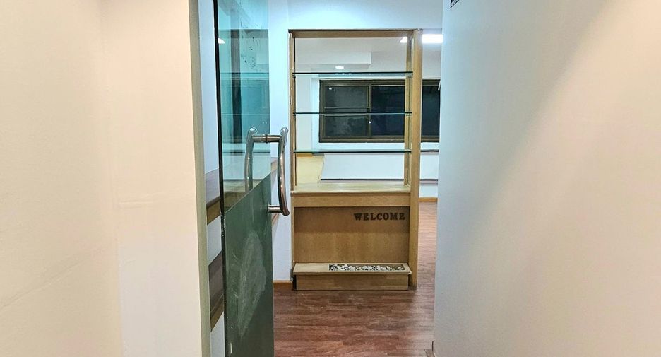 Casa adosada en venta de 3 habitaciones en Lak Si, Bangkok