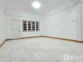 For sale 3 bedrooms townhouse in Lak Si, Bangkok