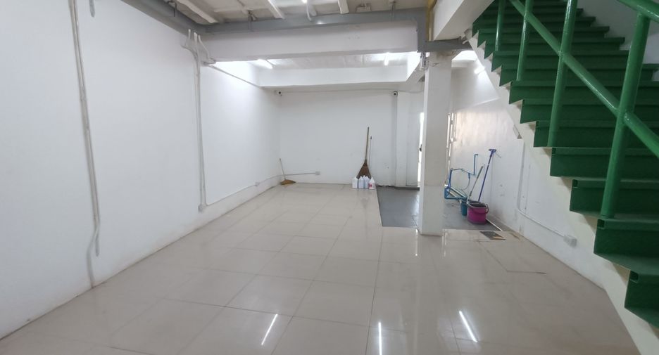 For sale and for rent 2 bedrooms retail Space in Khlong Sam Wa, Bangkok