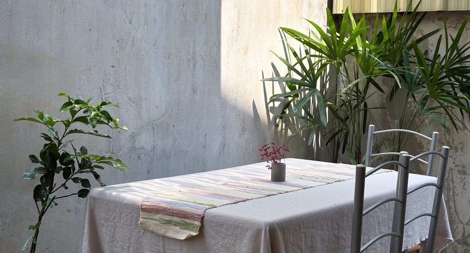 For rent 4 bedrooms house in Mueang Chiang Mai, Chiang Mai