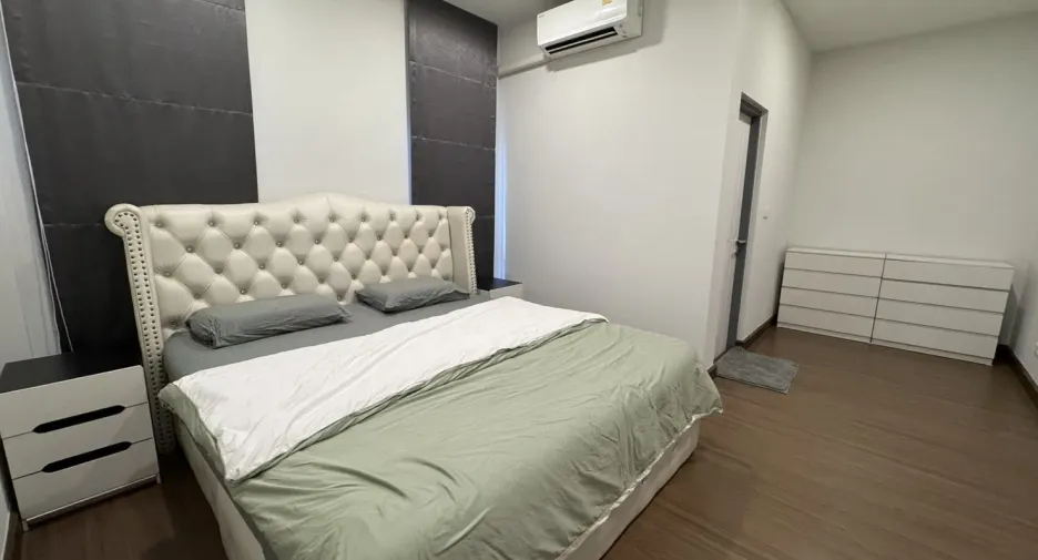 For sale and for rent 6 bedrooms house in Bang Phli, Samut Prakan