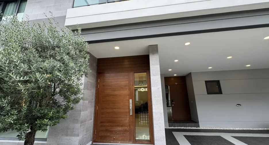 For sale and for rent 6 bedrooms house in Bang Phli, Samut Prakan