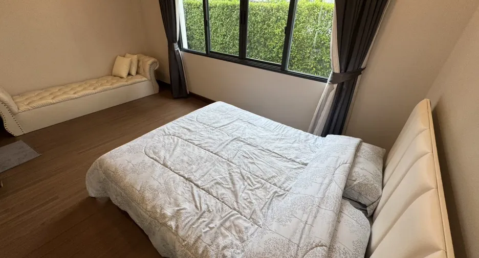 For sale and for rent 6 bedrooms house in Bang Phli, Samut Prakan