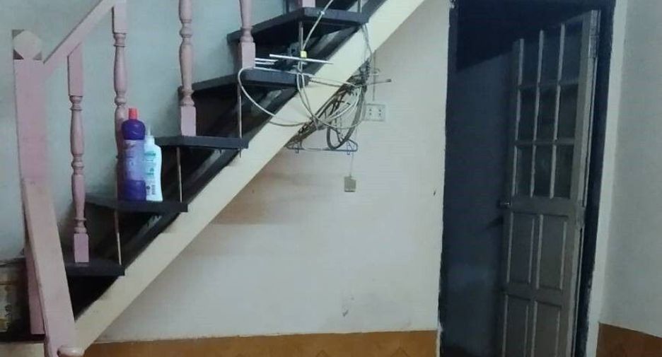For rent 2 bedrooms townhouse in Khlong Sam Wa, Bangkok