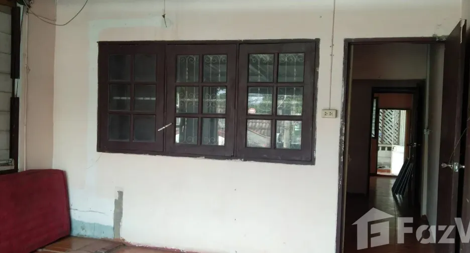 For rent 2 bedrooms townhouse in Khlong Sam Wa, Bangkok
