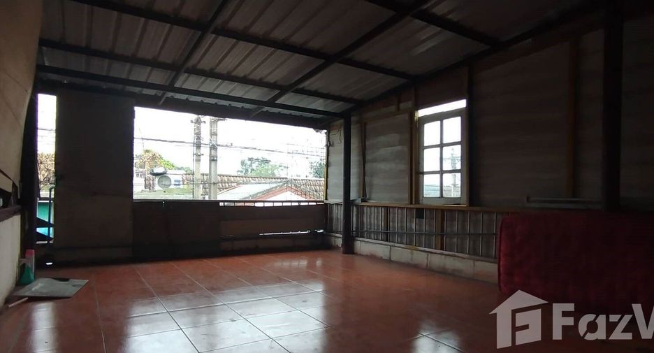 For rent 2 bedrooms townhouse in Khlong Sam Wa, Bangkok