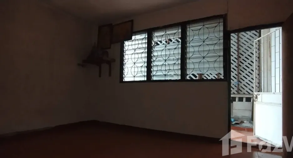 For rent 2 bedrooms townhouse in Khlong Sam Wa, Bangkok