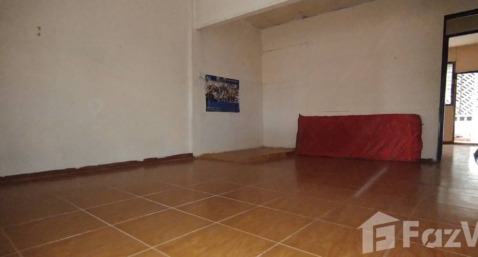 For rent 2 bedrooms townhouse in Khlong Sam Wa, Bangkok