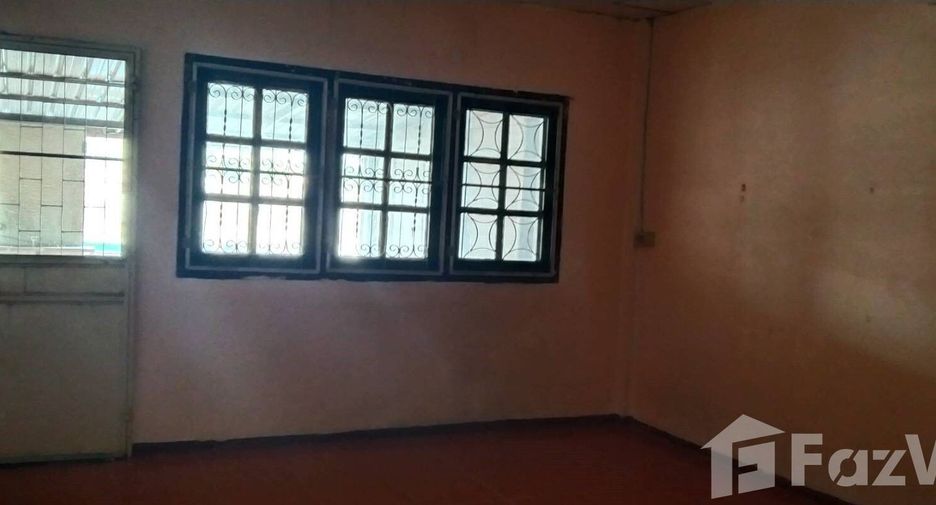 For rent 2 ベッドルーム townhouse in Khlong Sam Wa, Bangkok