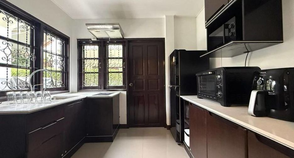 For rent 3 bedrooms house in Mueang Chiang Mai, Chiang Mai
