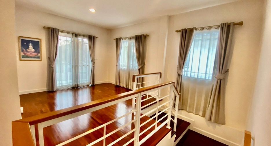 For sale 5 bedrooms house in Mueang Chiang Mai, Chiang Mai