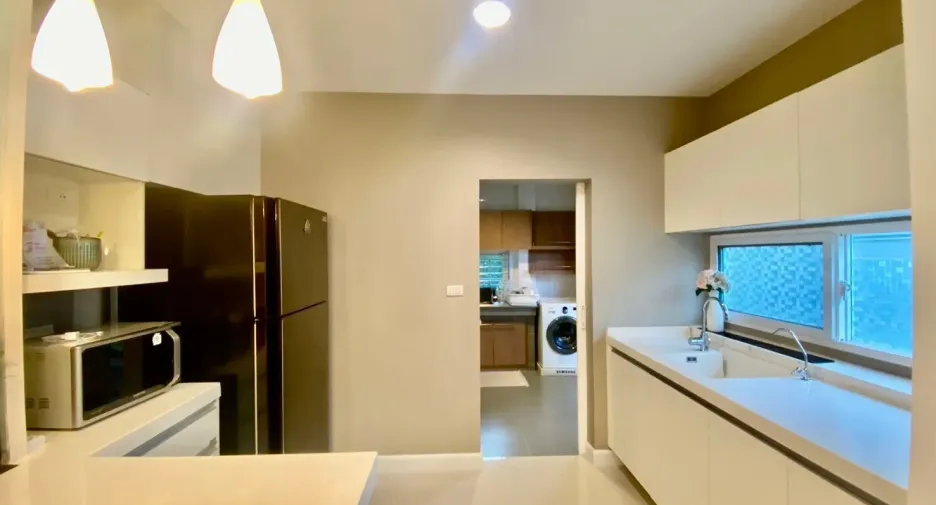 For sale 5 bedrooms house in Mueang Chiang Mai, Chiang Mai