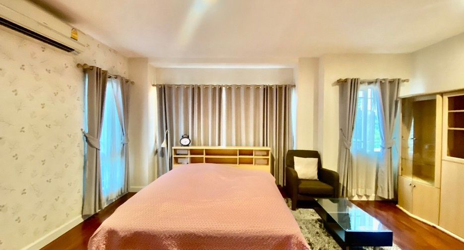 For sale 5 bedrooms house in Mueang Chiang Mai, Chiang Mai