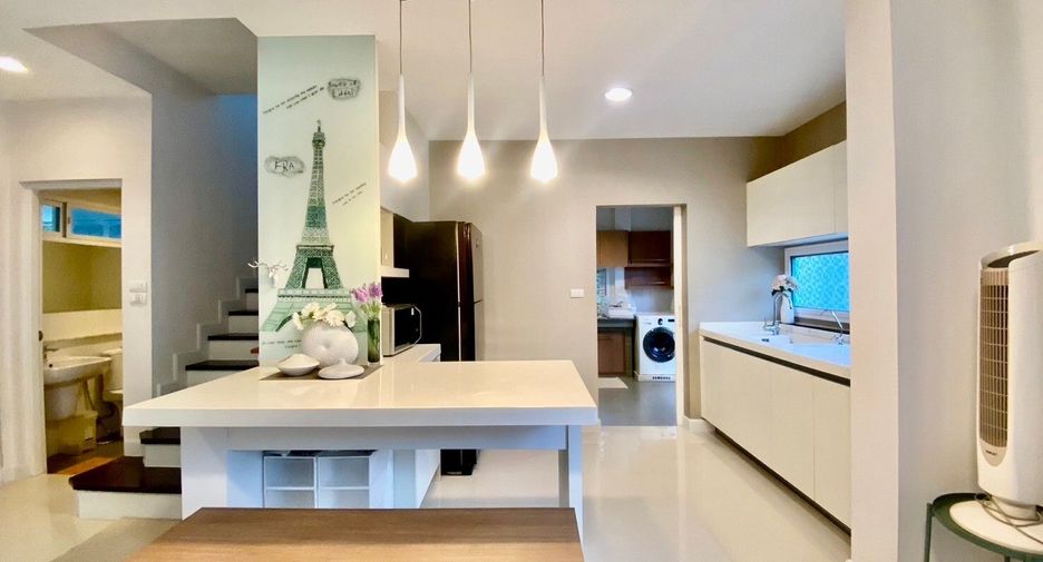 For sale 5 bedrooms house in Mueang Chiang Mai, Chiang Mai