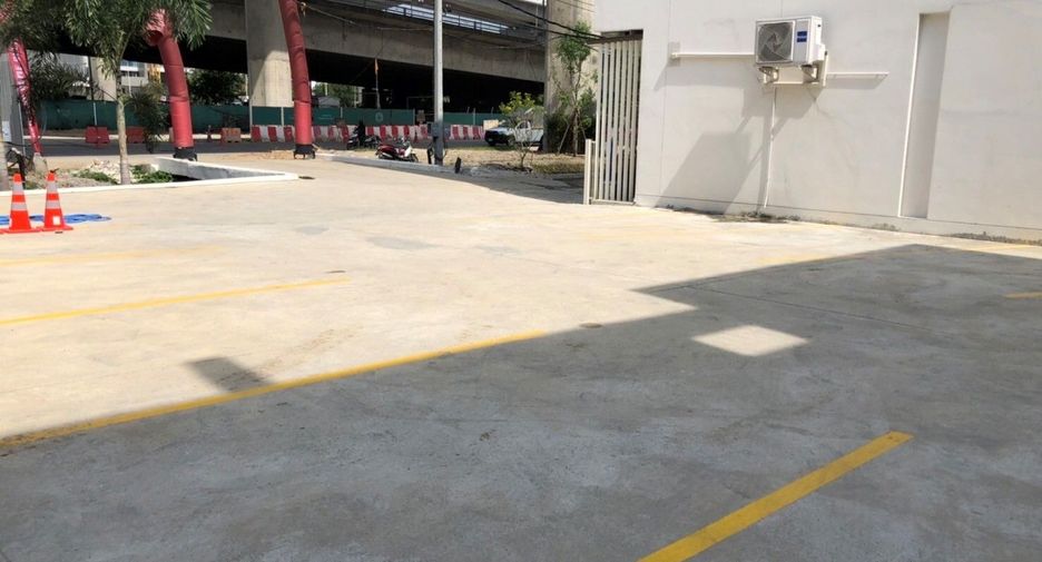 For sale and for rent 3 bedrooms townhouse in Yan Nawa, Bangkok
