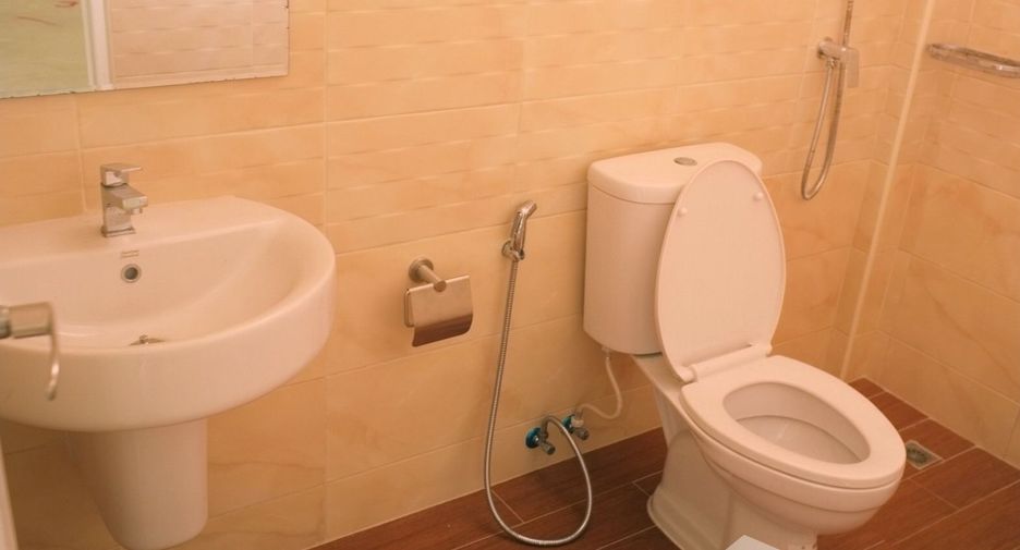 For sale and for rent 3 bedrooms townhouse in Yan Nawa, Bangkok