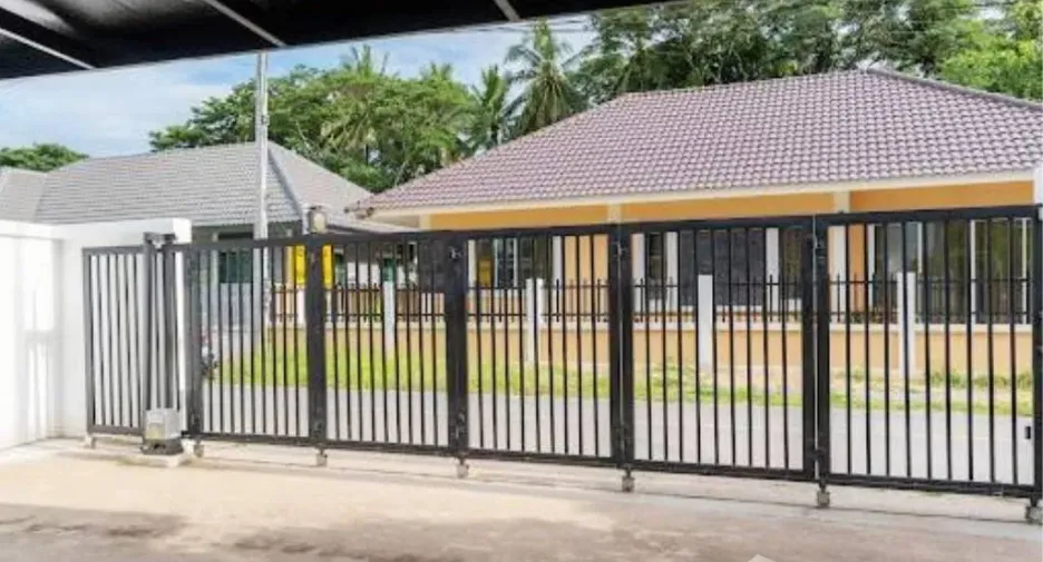 For sale 3 bedrooms house in Saraphi, Chiang Mai