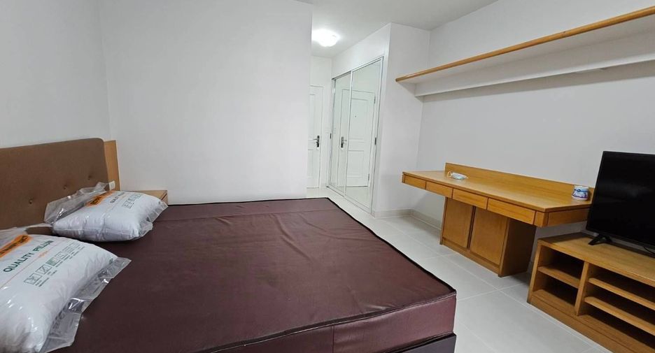 For rent studio condo in Huai Khwang, Bangkok