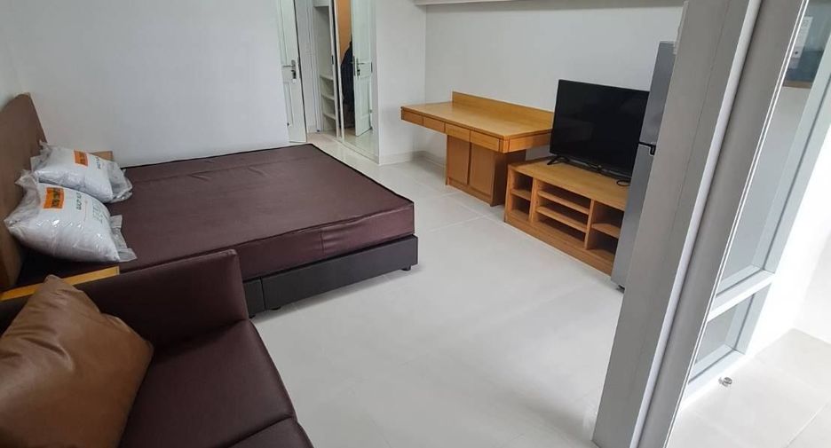 For rent studio condo in Huai Khwang, Bangkok