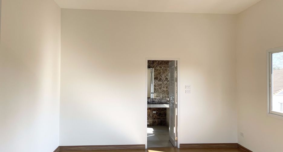 For sale 4 bedrooms house in Doi Saket, Chiang Mai