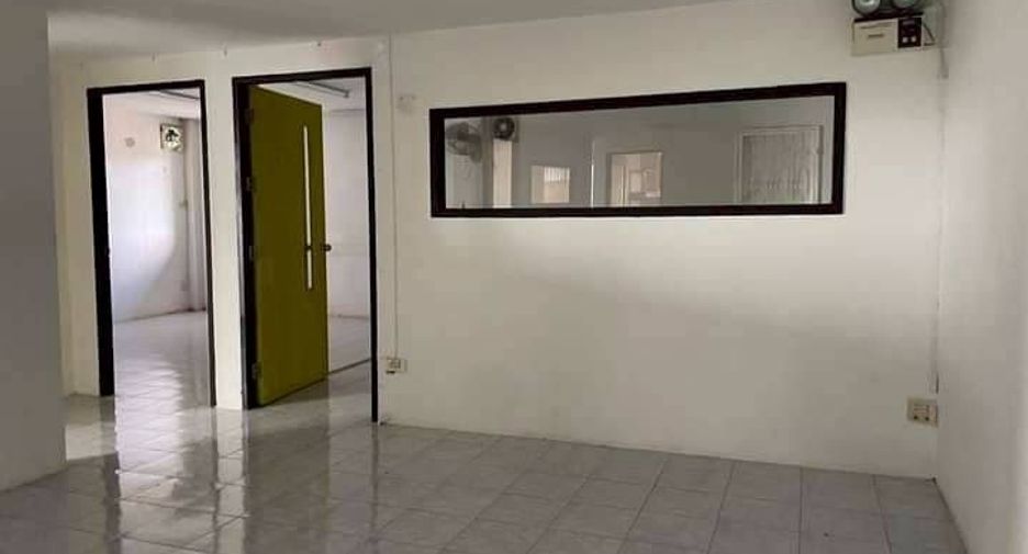 Local comercial en venta de 10 habitaciones en Bang Bon, Bangkok