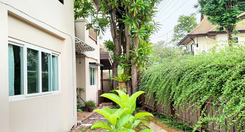 For sale and for rent 4 bedrooms house in Khan Na Yao, Bangkok