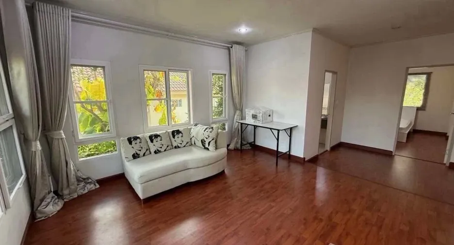 For rent 4 bedrooms house in Mueang Chiang Mai, Chiang Mai