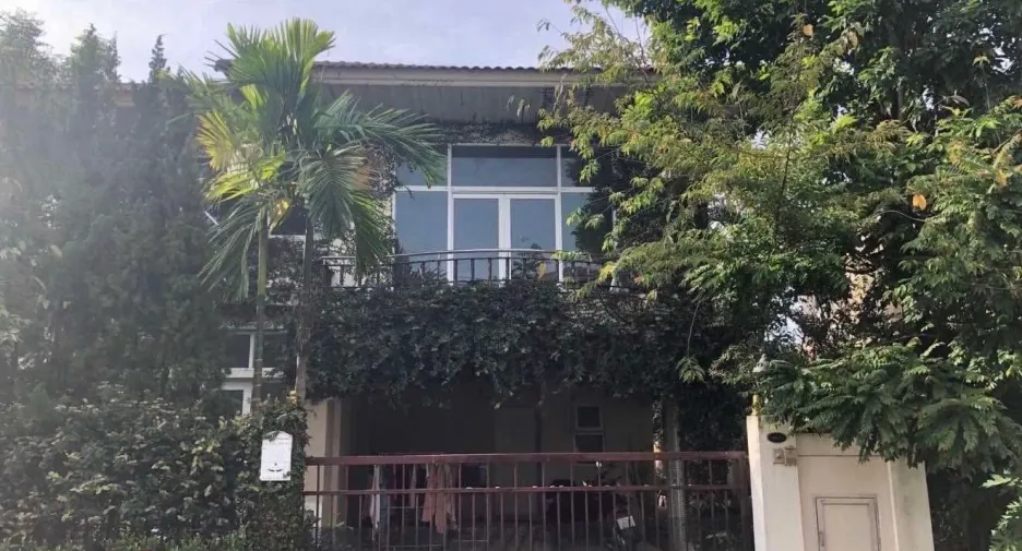 For rent 4 bedrooms house in Mueang Chiang Mai, Chiang Mai